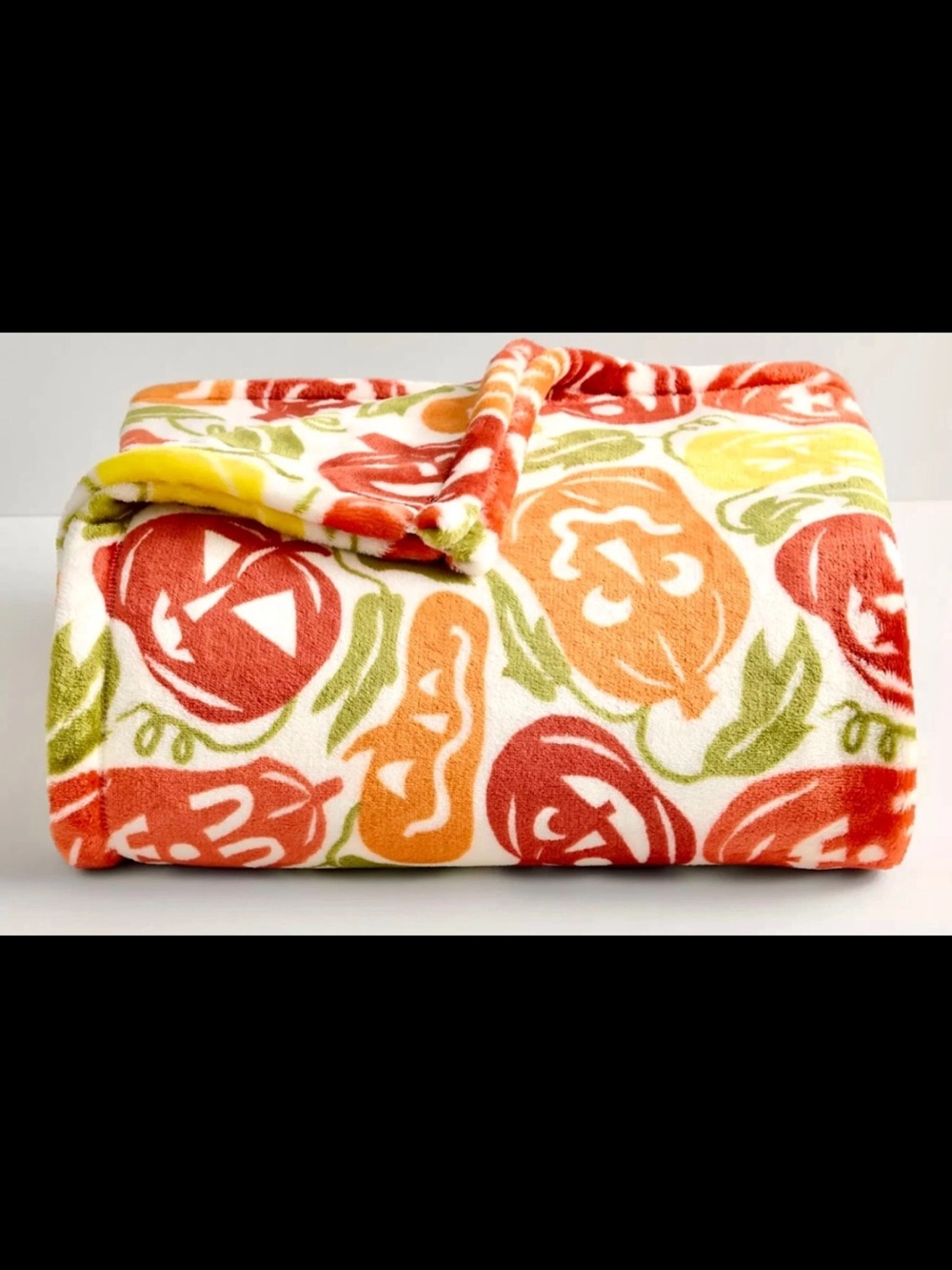 The Big One Halloween Jack-o-Lanterns Pumpkins Oversized Blanket, NWT